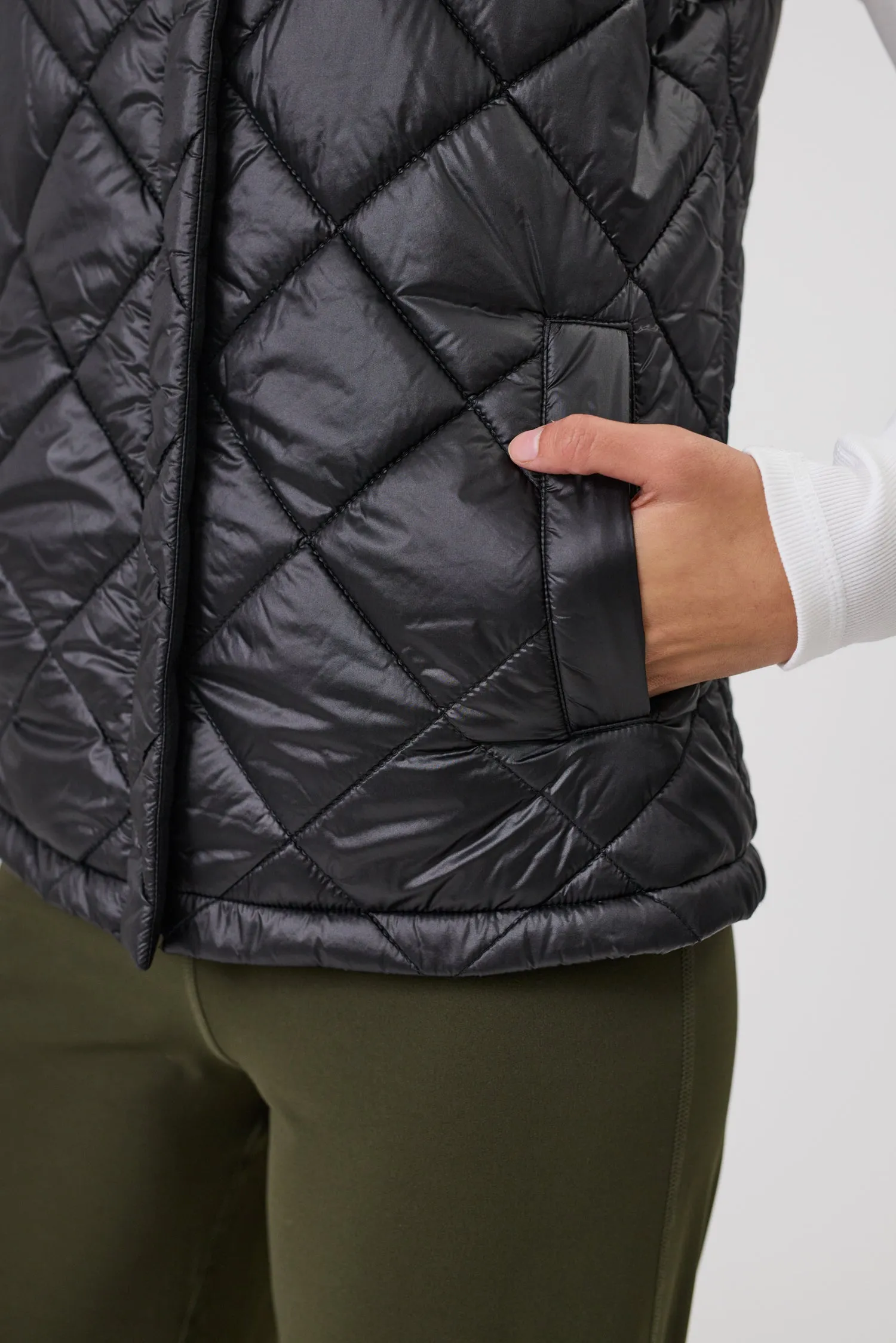 Alpine Quilted Vest - Black