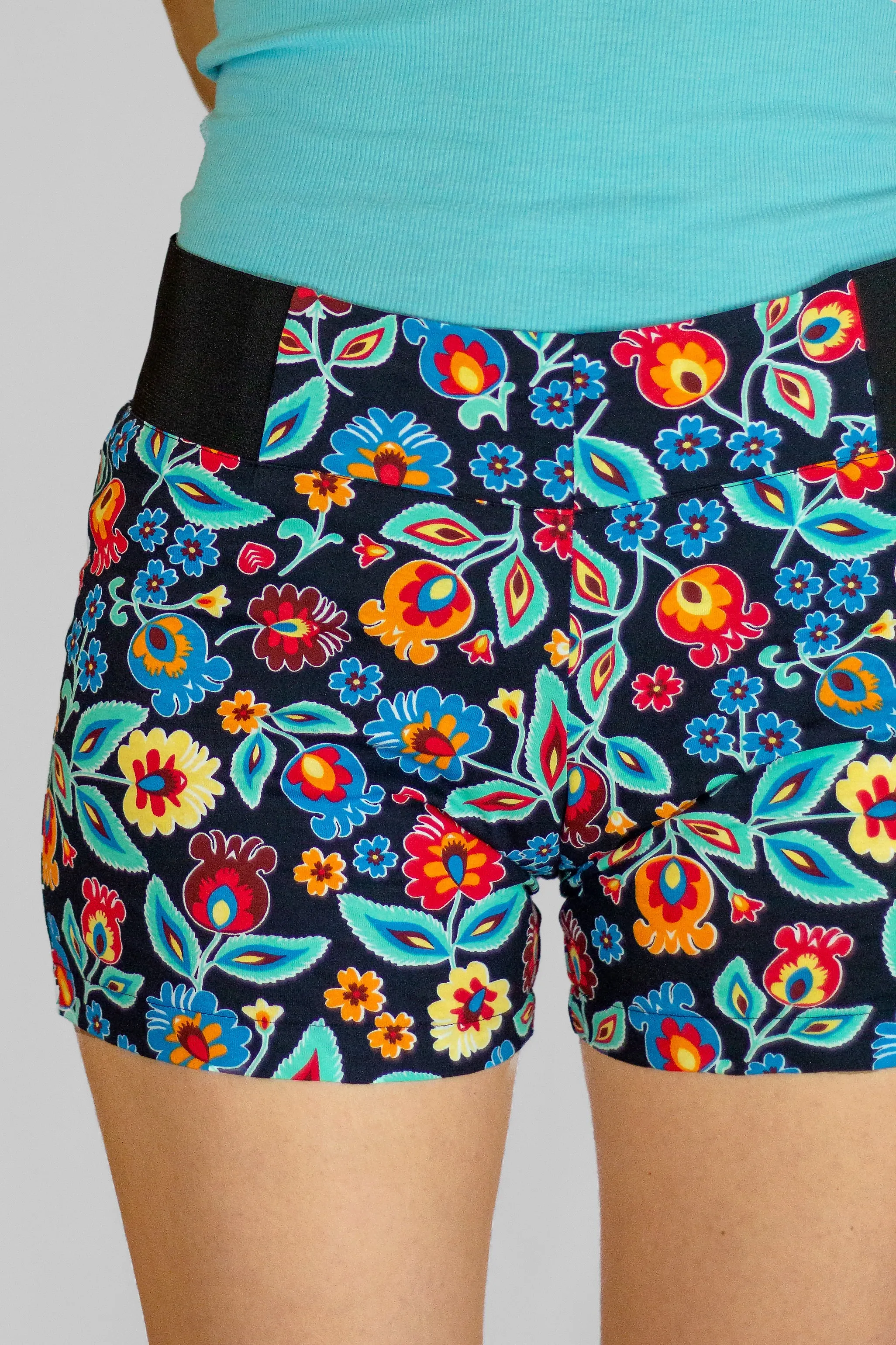 Beata Black Folk Shorts