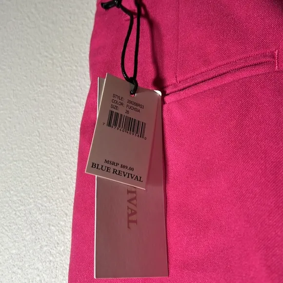 Blue revival, pink trouser short