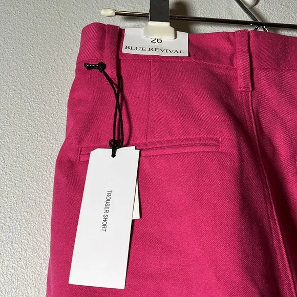 Blue revival, pink trouser short