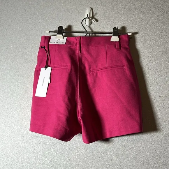 Blue revival, pink trouser short