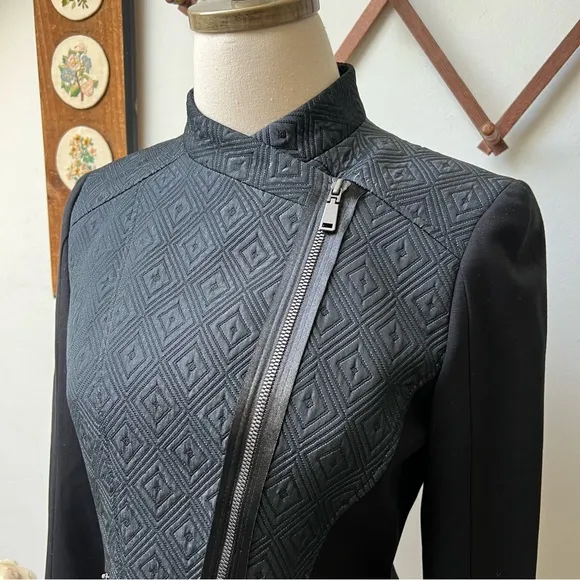 Elie Tahari Viola Tailored Cropped Black Moto Jacket size 6