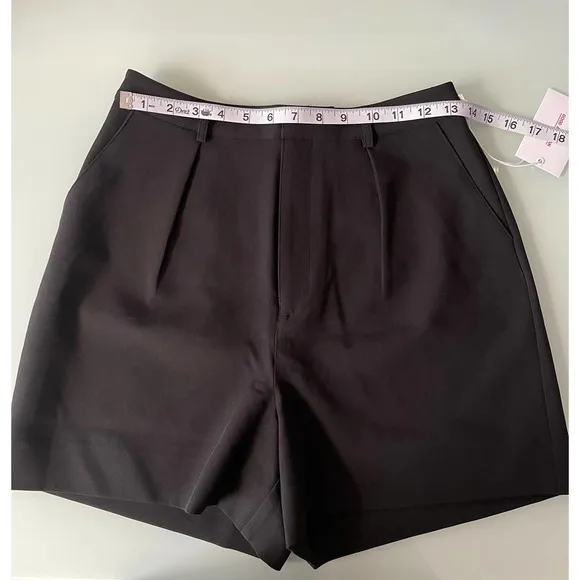 Good American Summer Boss Shorts Size 4/27