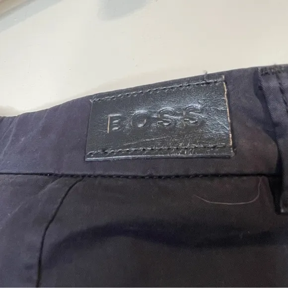 Hugo Boss Navy Twill Flat Front Shorts Size 8