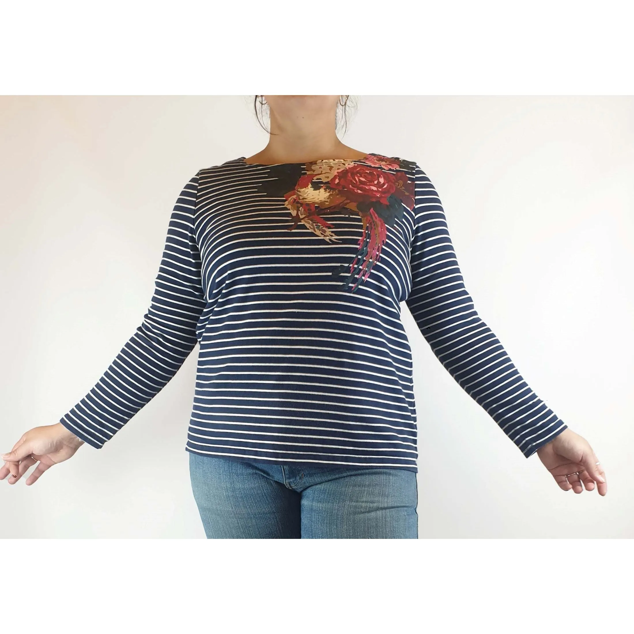 Joules Clothing pre-owned classic long sleeve striped top with rose detail size XL (best fits 14-16)