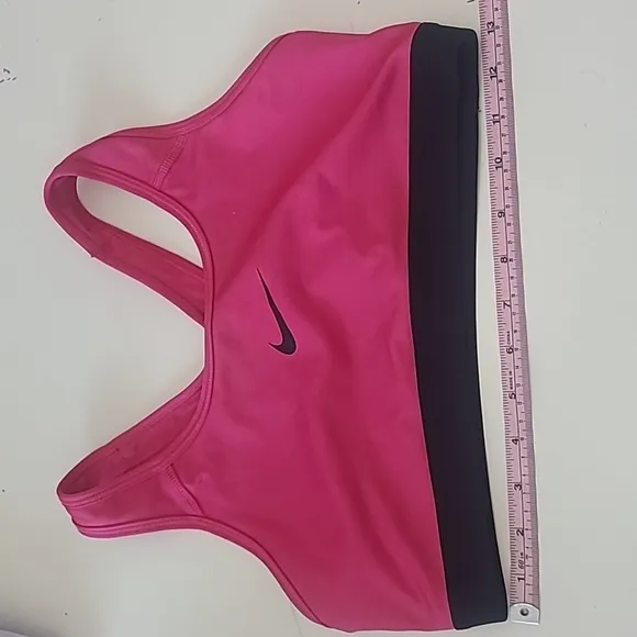 Nike Womens BLK Biker Shorts &amp; 2 Pink &amp; Lavender Sports Bras Size M NWT