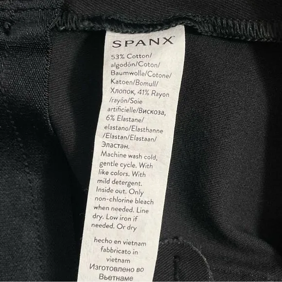 NWT Spanx On-the-Go Shorts Polished Pull On Stretch 6&quot; in Classic Black Size XL