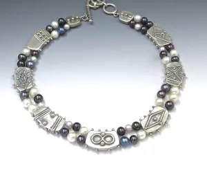 Petite Fours collar