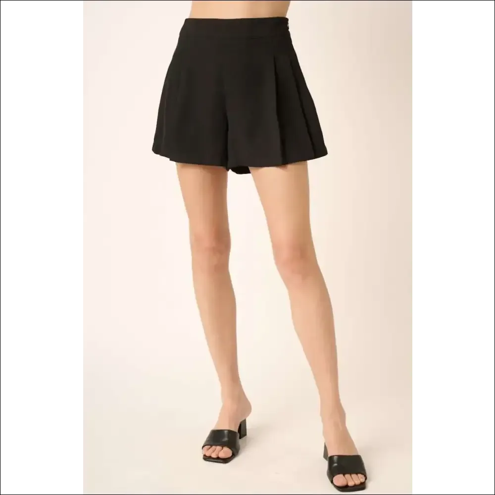 Pleated Elegance: Side Invisible Zipper Shorts