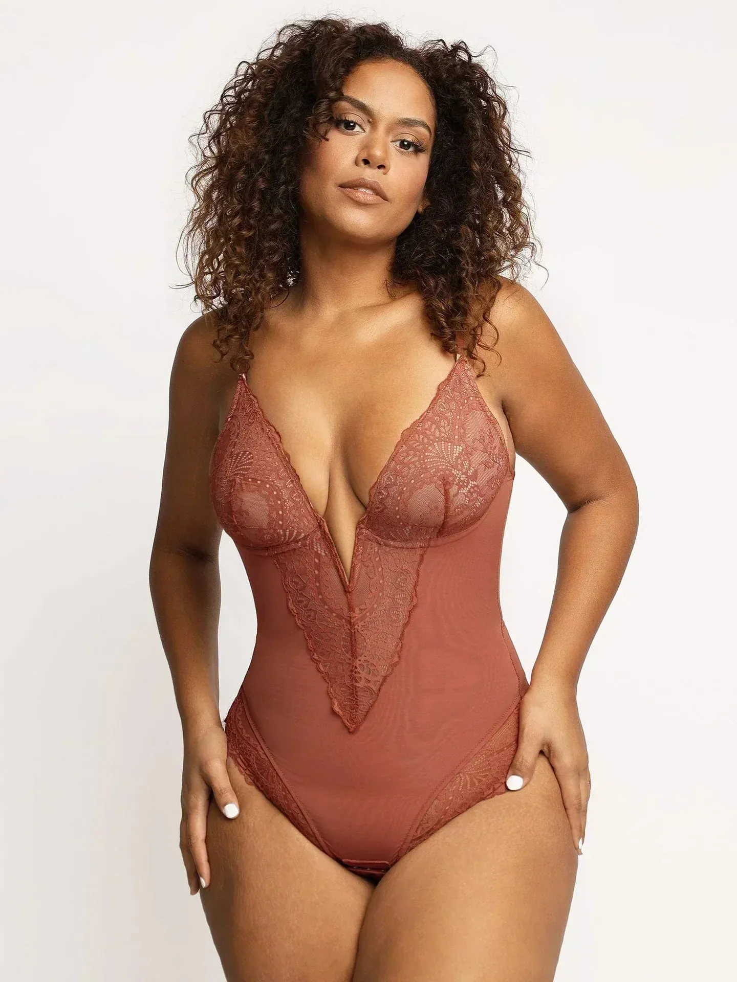 Sara | SHAPEWEAR BODYSUIT WITH LOW V-NECKLINE