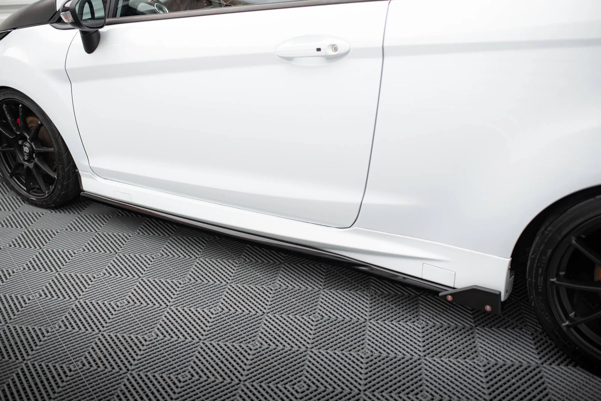 Side Skirts Diffusers V.4   Flaps Ford Fiesta ST / ST-Line Mk7