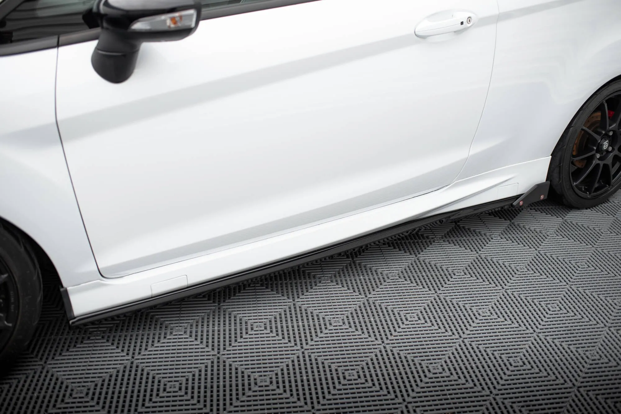 Side Skirts Diffusers V.4   Flaps Ford Fiesta ST / ST-Line Mk7