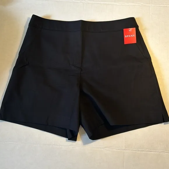 Spanx Large Shorts Polished 6&quot; On-the-Go Shorts in Classic Black NWT