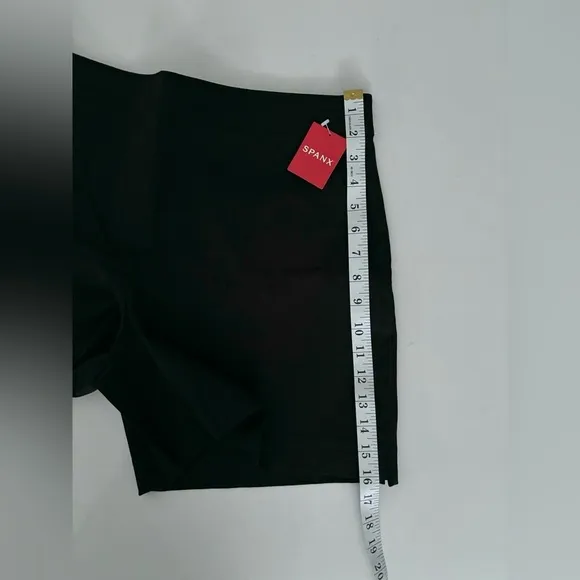 Spanx On-the-Go Polished 6” Women's Shorts 20370R Classic Black New size Large