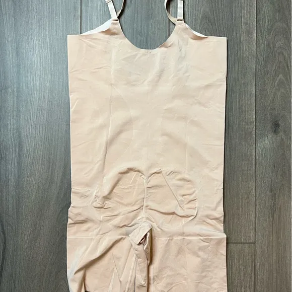 Spanx Women's OnCore Nude Open Bust Mid-Thigh Shapewear Bodysuit New 1X.