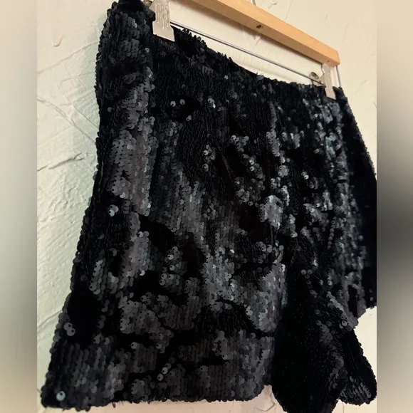 Topshop viral sequin shorts size 6