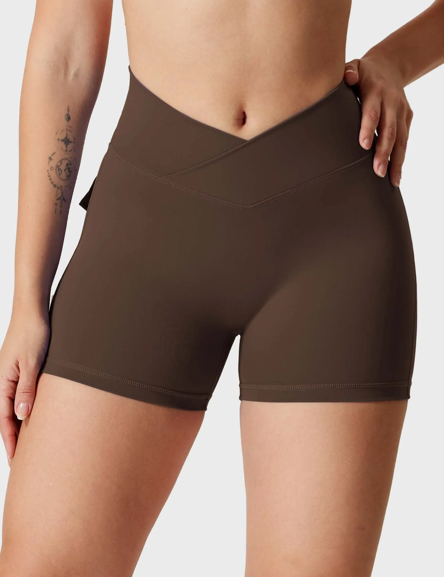 V-Front Pockets Shorts