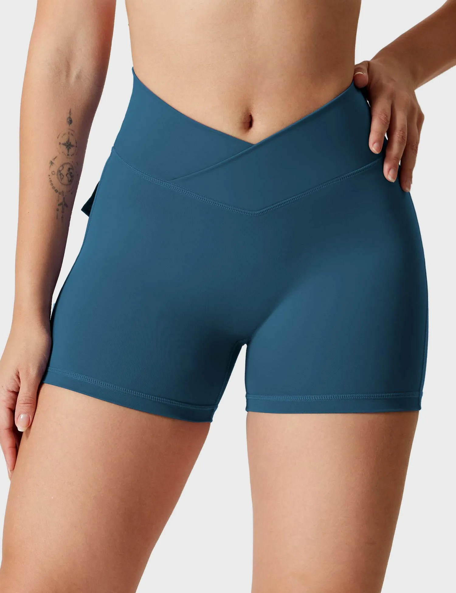 V-Front Pockets Shorts
