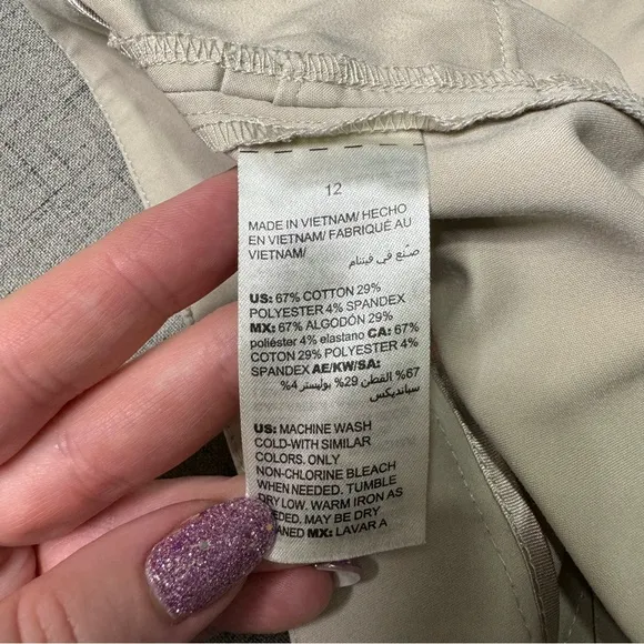 White House Black Market Khaki Cotton Stretch 5” Shorts Size 12
