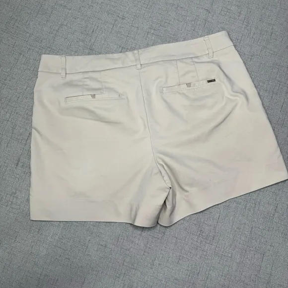 White House Black Market Khaki Cotton Stretch 5” Shorts Size 12