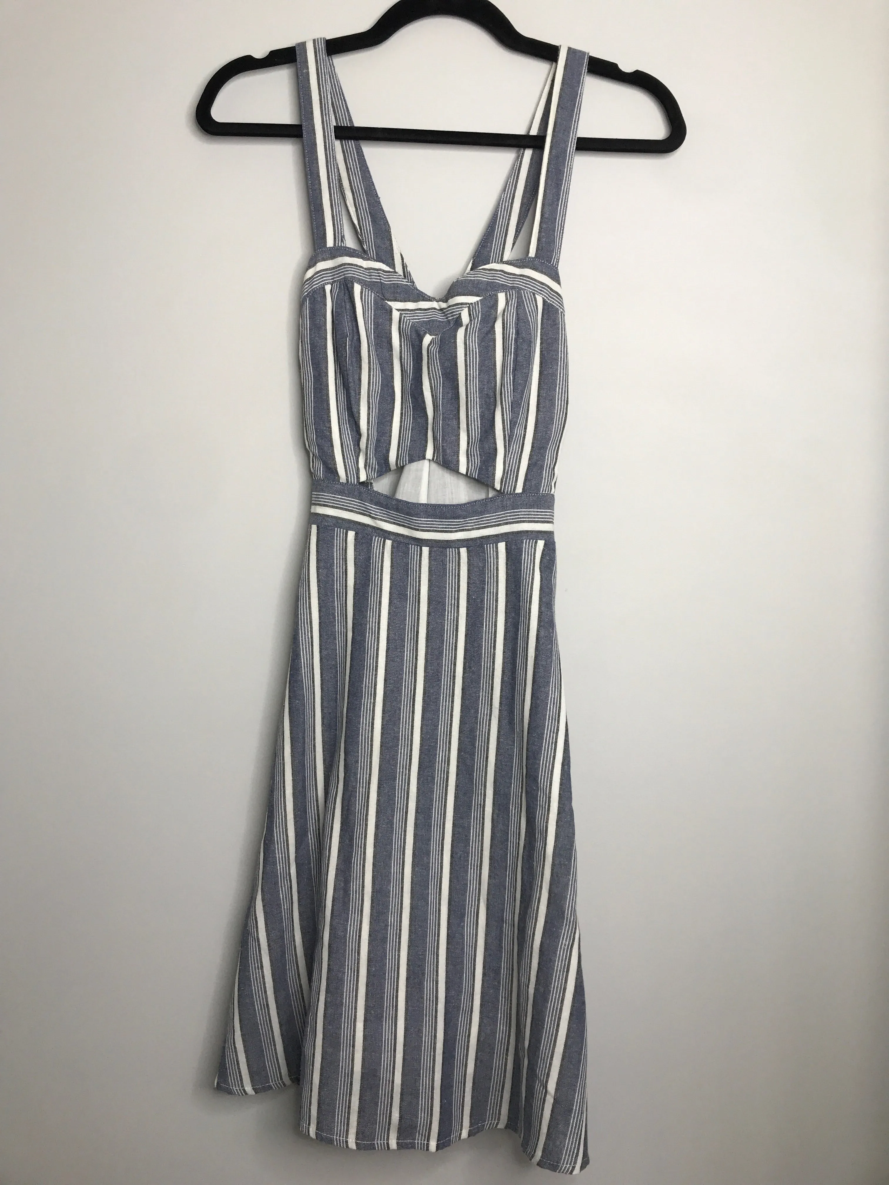 Womens Size Sm Misses Navy Altar'd State Dress